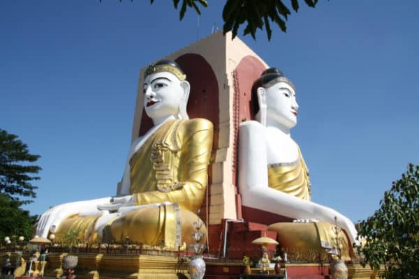 Highlight von Bago: Die vier Buddhas von Kyaikpun sitze genau in die vier Himmelsrichtungen ausgerichtet.